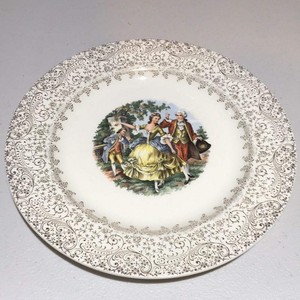 Vintage Royal China Warranted 22 K Gold Colonial Gold Plate